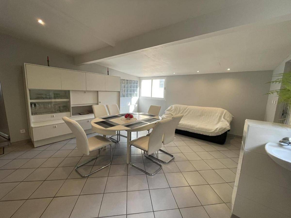 Holiday Home (6 Adults) in Vineuil, Région de Blois