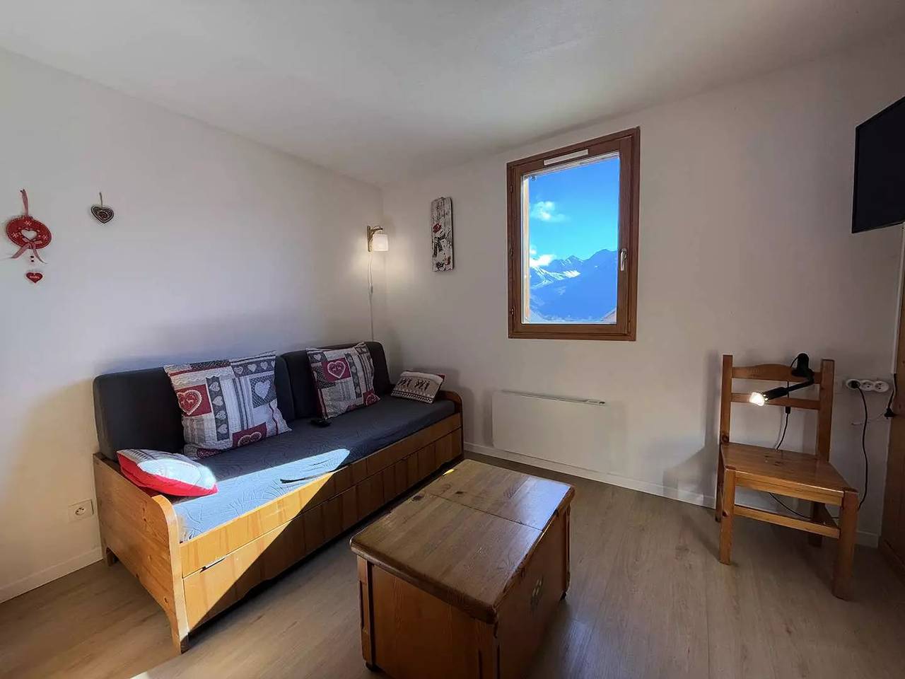 Ganze Wohnung, Ferienwohnung 6 Betten gut belichtet in Saint-Jean-d'Arves, Region Saint-Jean-de-Maurienne