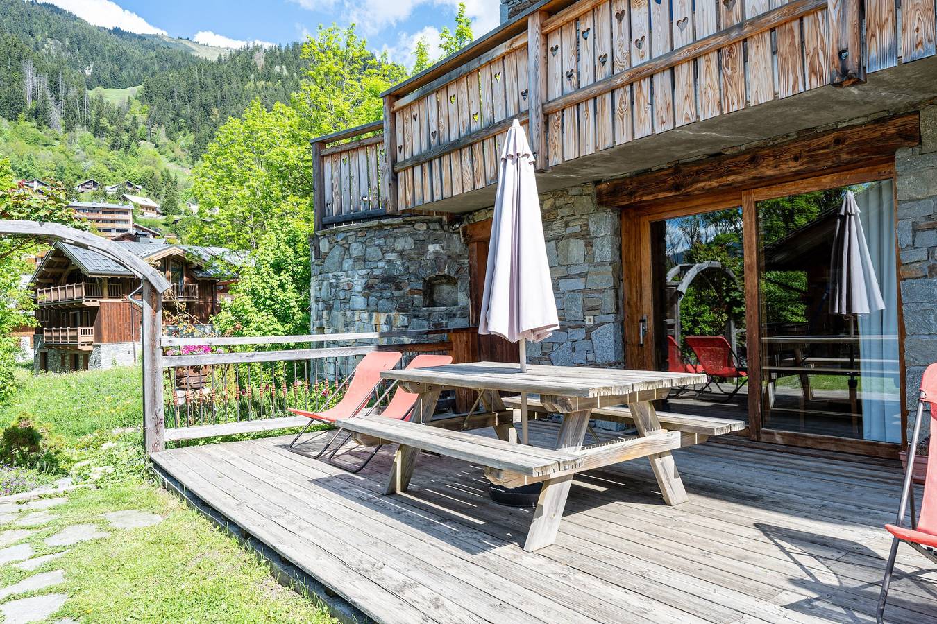 Ganze Wohnung, Ferienwohnung 'Flocon' mit privatem Pool und Wi-Fi in Champagny-en-Vanoise, Nationalpark Vanoise