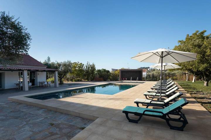 Location de vacances pour 2 personnes, avec jardin ainsi que piscine et vue à Moura - 3