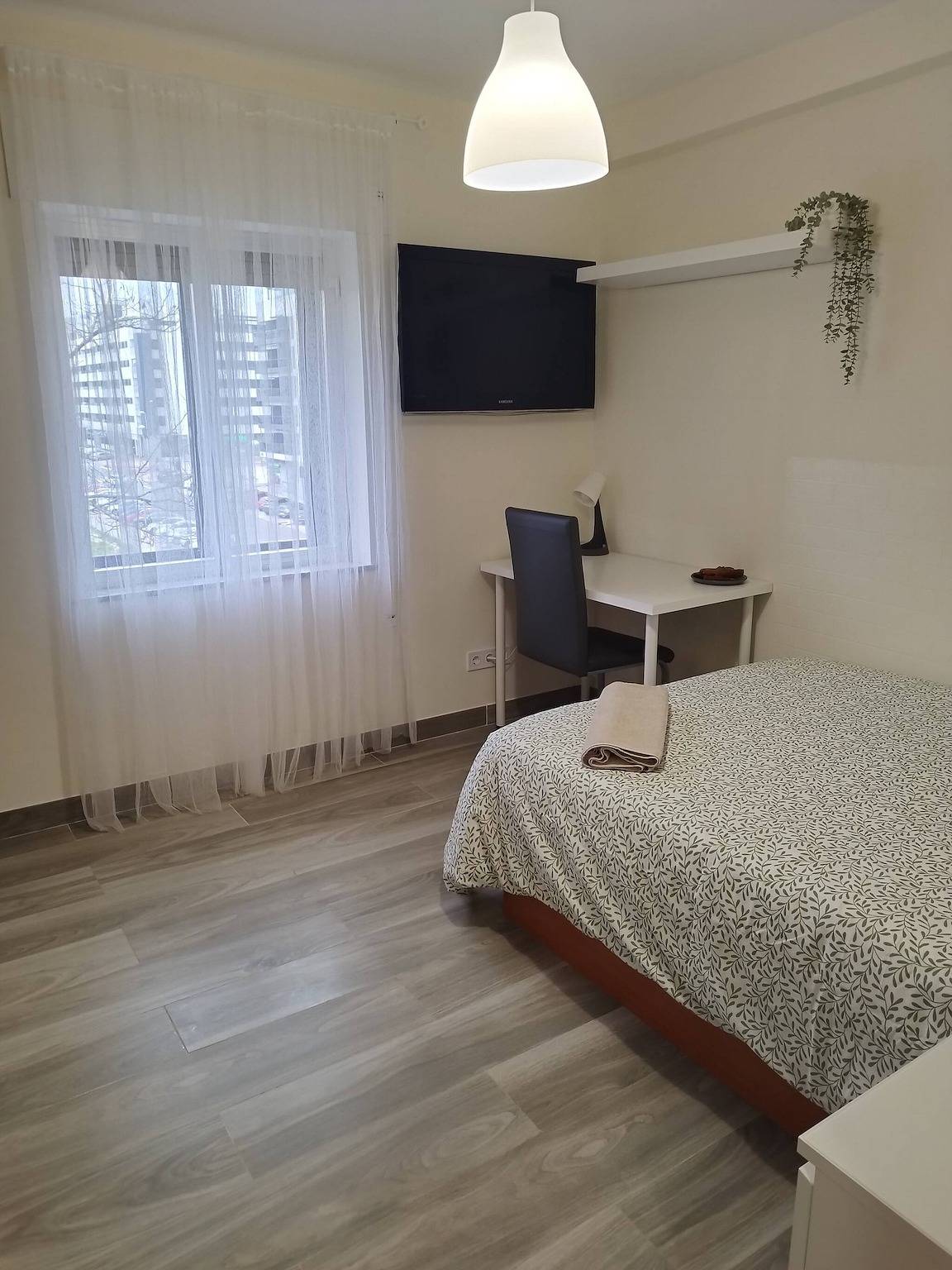 Modern Condo Room in Madrid Comfort and Convenience Await in Madrid, Madrid Province
