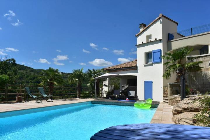 Location de vacances pour 4 personnes, avec piscine ainsi que terrasse et jacuzzi à Saint-Rome-de-Tarn - 4