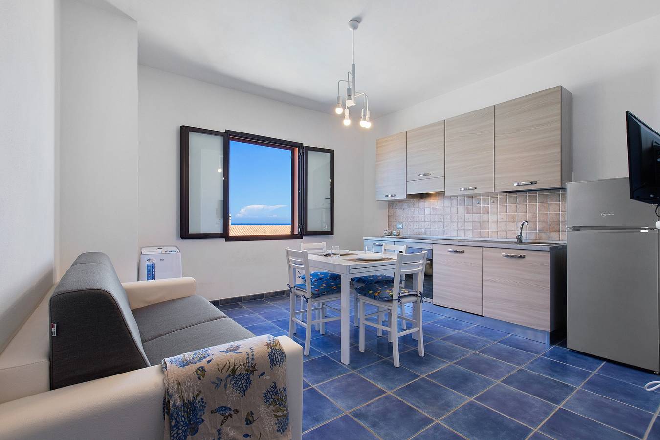 Casa Vacanze 'Bilocale Camera e Cucina' con Vista Mare, Wi-Fi e Aria Condizionata in La Ciaccia, Valledoria