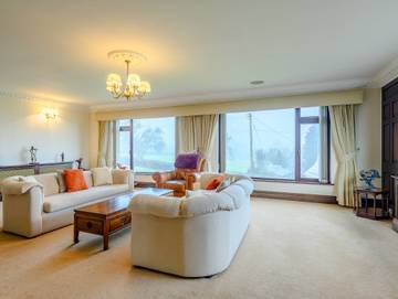 Log Cabin for 6 People in Gloucestershire, Photo 3