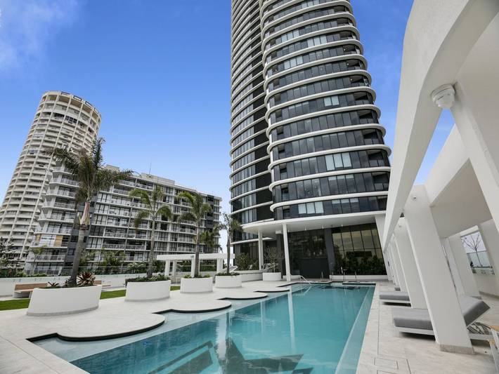 Entire apartment, Luxe Oceanfront 1-Bed High Rise with Pool & Gym in Surfers Paradise, Gold Coast City