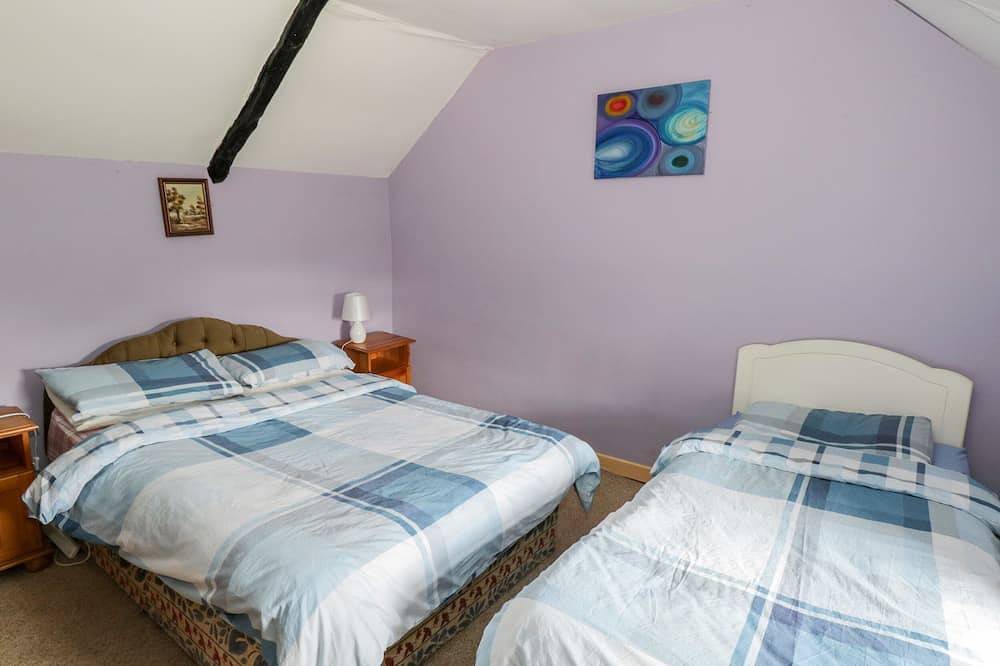 The Thatched Cottage, pet friendly in Drummin, County Mayo in County Mayo