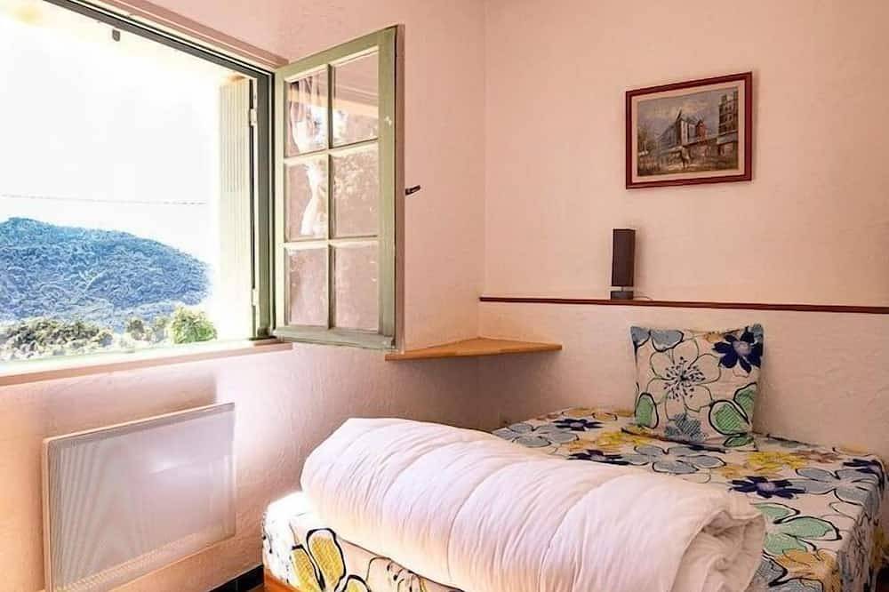 Appartement entier, Gite arrière pays niçois in Revest-les-Roches, Côte méditerranéenne (France)
