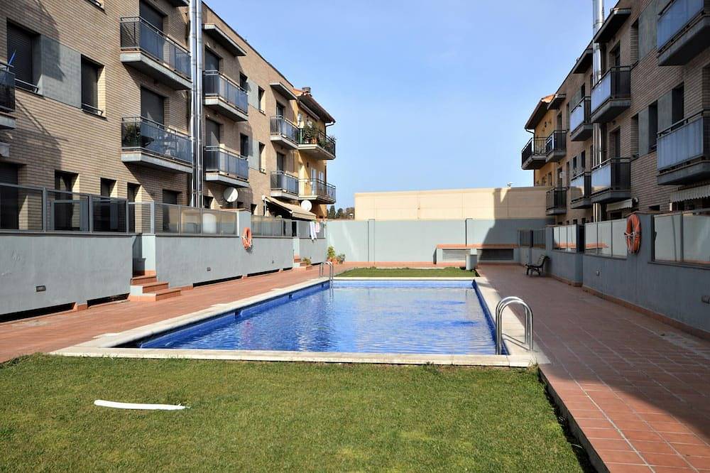 Apartamento entero, Apartamento en Sant Pere Pescador: 3 habitaciones, A/A, jardín y piscina comunitarios in San Pedro Pescador, Alt Empordà