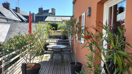Gîte pour 4 personnes, avec terrasse et vue à Villedieu-les-Poêles