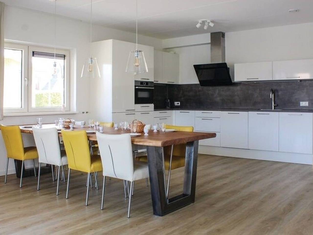 Villa in Friesland mit Steg für 8 Von Belvilla in Idskenhuizen, Ijsselmeer