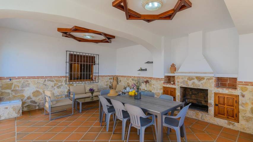 Location de vacances pour 8 personnes, avec piscine et balcon/terrasse à Baena - 4