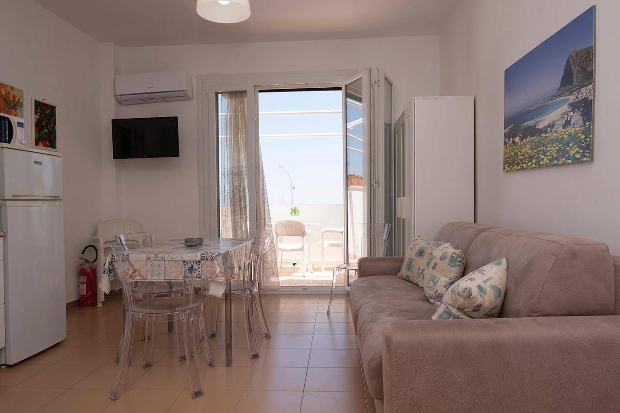 Ganze Wohnung, Ferienwohnung für 5 Personen mit Balkon/Terrasse in San Vito Lo Capo, Trapani Provinz