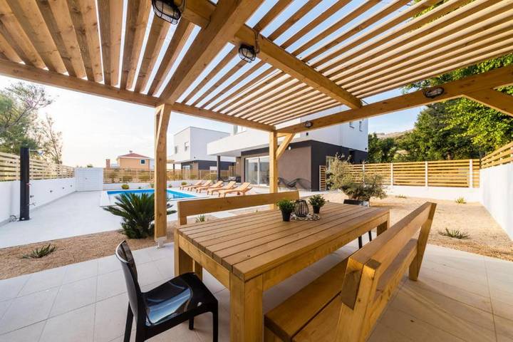 Villa pour 10 personnes, avec jardin, animaux acceptés dans Pag - 2