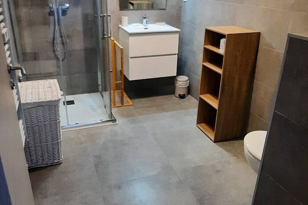 Ganze Wohnung, Appartement Neuf 1ch. Centre Aléria in Aléria, Corte und Umgebung