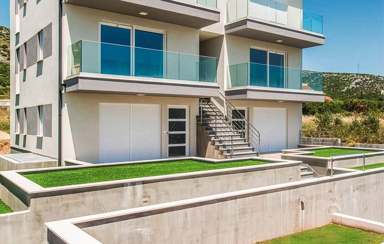 Gîte pour 3 personnes, avec terrasse et jardin à Trogir - 3