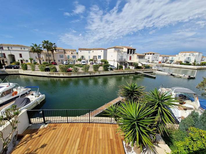 Villa pour 6 personnes, avec Balcon et Terrasse ainsi que Jardin et Vue à Aigues-Mortes