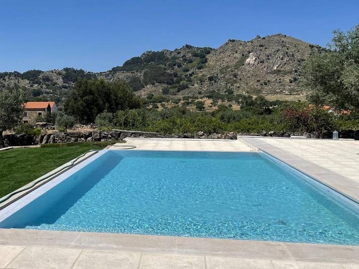 Location de vacances pour 4 personnes, avec piscine ainsi que terrasse et vue à Monsanto - 3