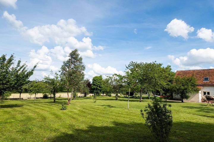 Location de vacances pour 12 personnes, avec Jardin et Piscine à Rilly-sur-Loire - 2