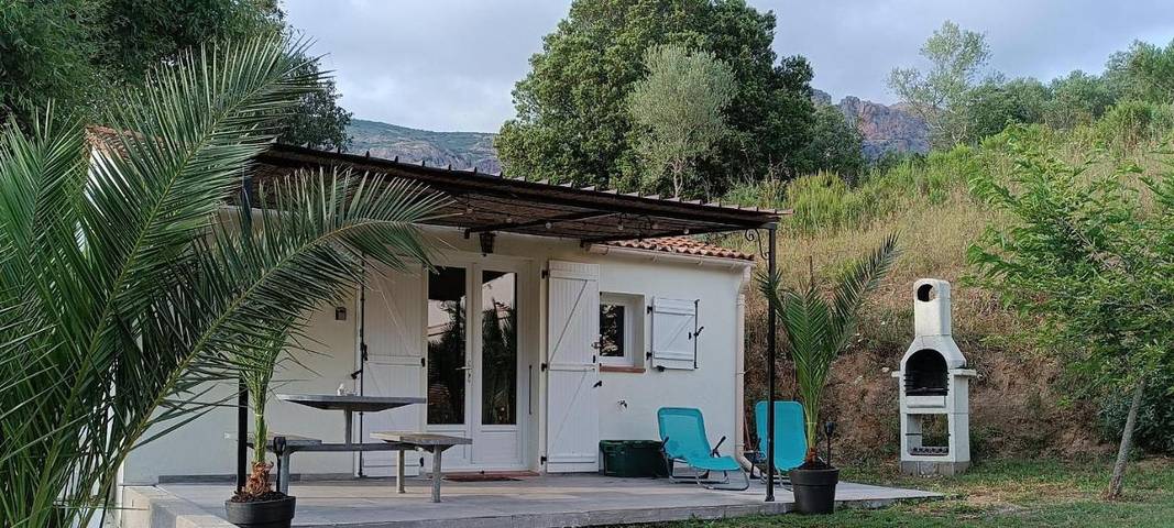 Ferienhaus für 2 Personen, mit Terrasse und Ausblick in Afa