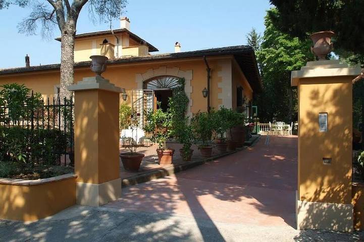 Villa per 17 persone, con giardino in Sesto Fiorentino