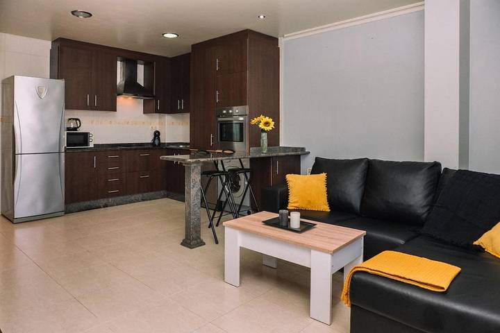 Apartamento para 4 personas, con terraza y vistas, Se admiten mascotas en Riveira