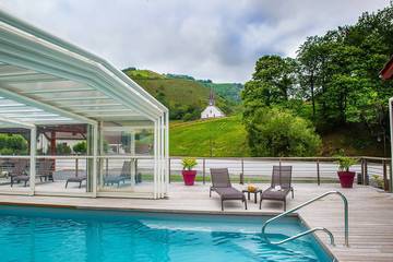 Gîte pour 4 personnes, avec piscine ainsi que jacuzzi et balcon à Estérençuby