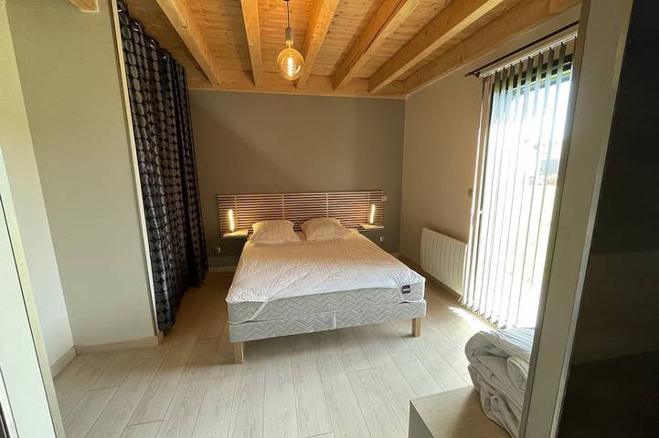 Gîte pour 11 personnes, avec jardin dans Lac Pavin - 2