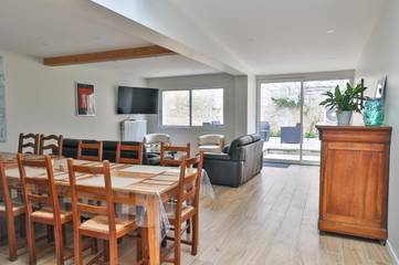 Gîte pour 12 personnes, avec terrasse à Jarnac