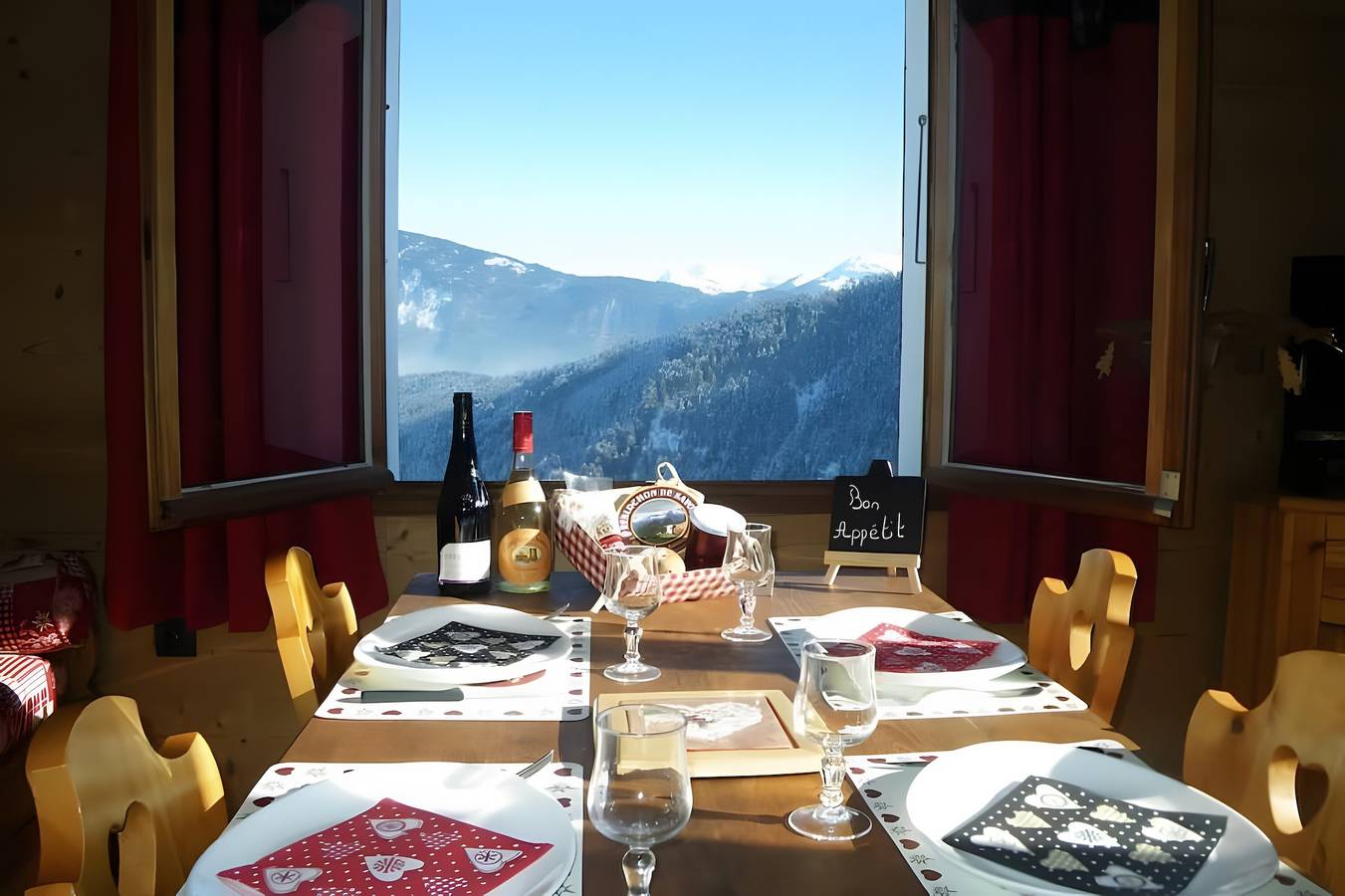Maison de vacances 'Le Plan Du Fruit' avec vue sur la montagne, terrasse privée et jardin privé in Bonneval, Savoie