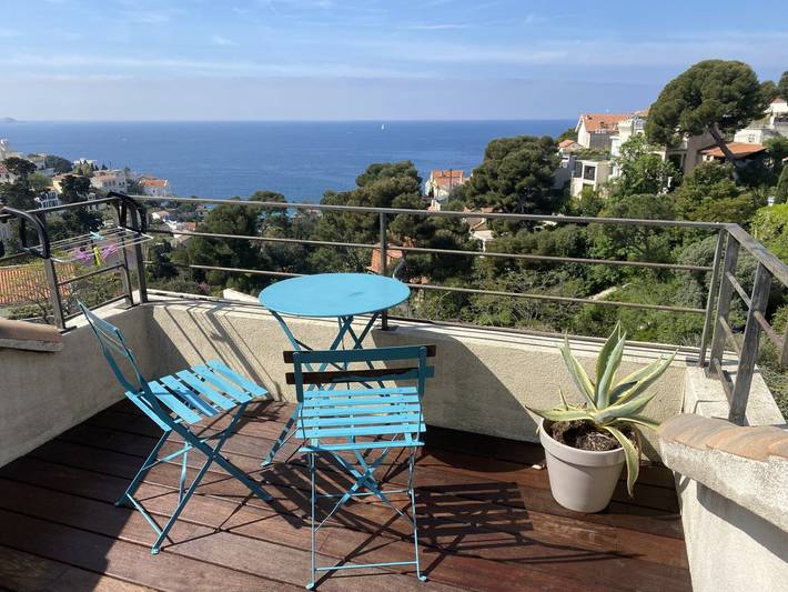 Location de vacances pour 2 personnes, avec Terrasse ainsi que Jardin et Piscine à Marseille