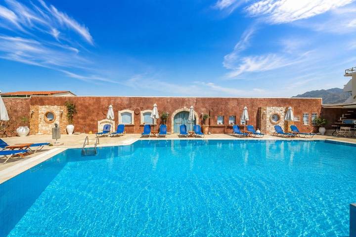 Appart’hôtel pour 2 personnes, avec Balcon et Terrasse ainsi que Jardin et Piscine