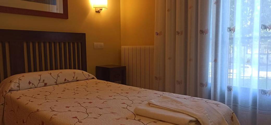 Hotel para 2 personas, con terraza además de jardín y vistas en Provincia de Burgos - 3