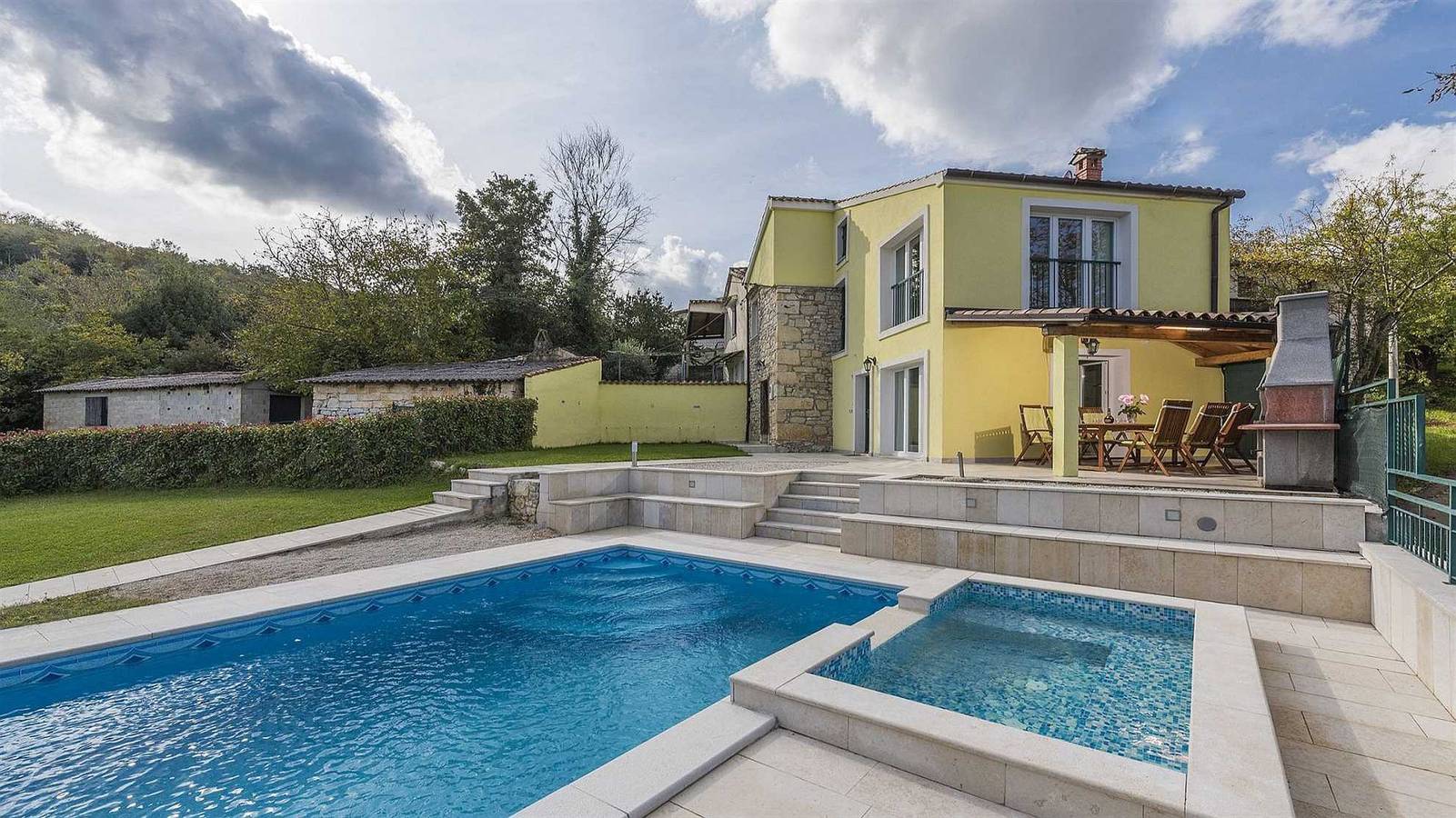 Villa für 6 Personen mit Terrasse in Zentralistrien