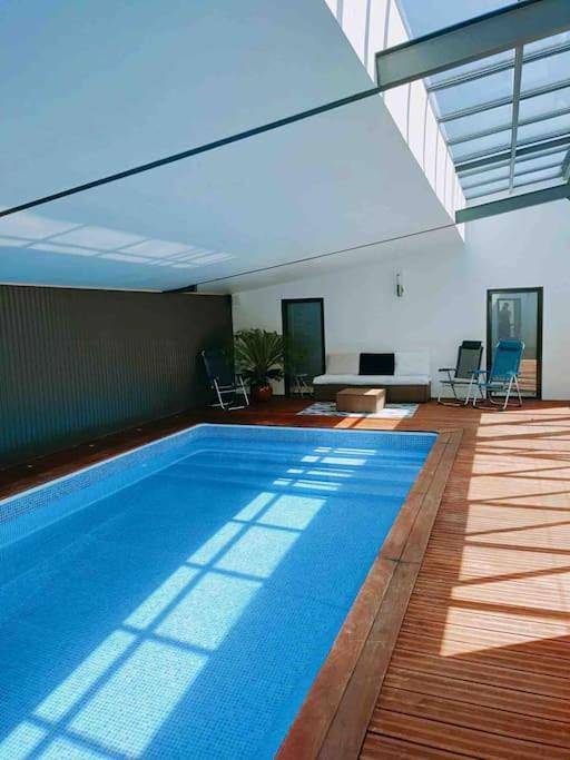 Location de vacances pour 8 personnes, avec piscine ainsi que jardin et terrasse à Melun - 2