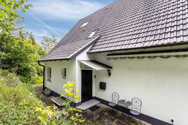 Ganze Wohnung, Apartment „Lenne Wald“ mit Bergblick, privatem Garten und Balkon in Werdohl, Märkischer Kreis