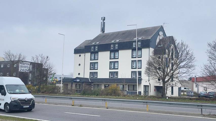 Hôtel pour 2 personnes, avec terrasse à Saran - 3