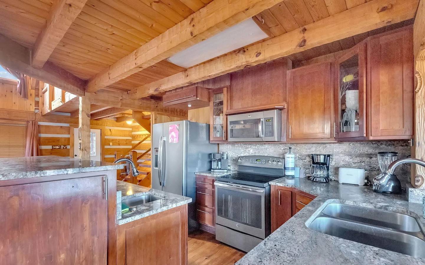 Avoid The Traffic Jams! 7acres, 360 views, 7b/4.5b in Sevier County