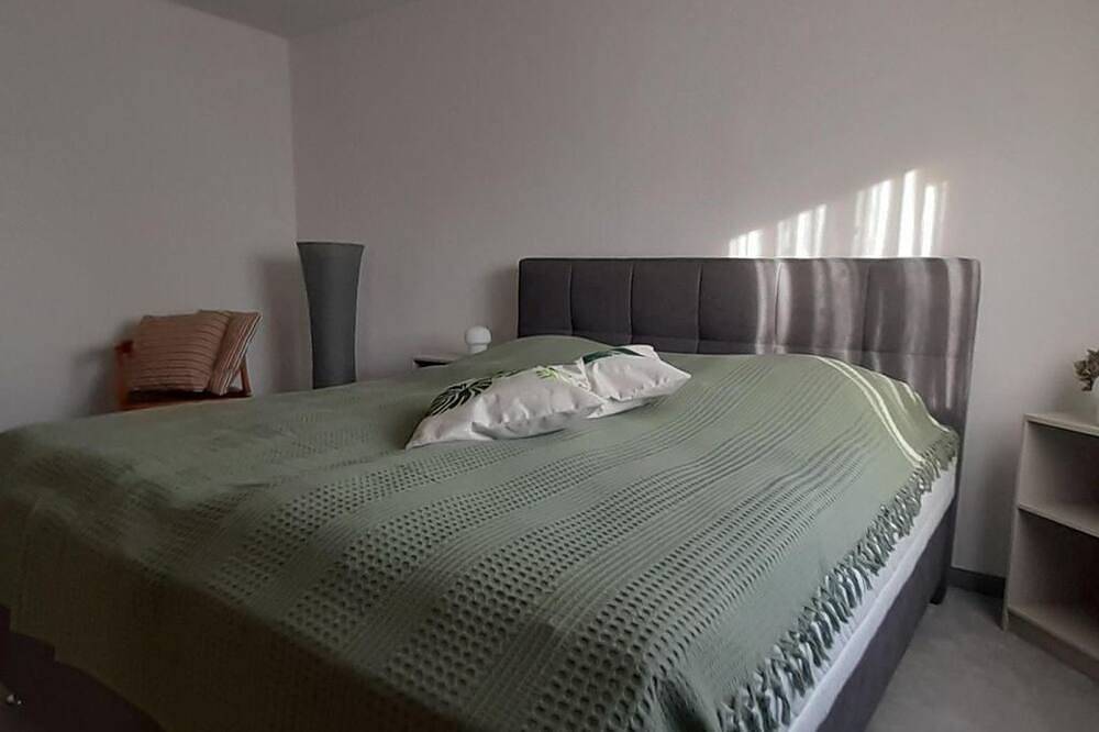 Ganze Wohnung, Ferienwohnung Jasmin - Fewo, Dusche, Wc, 1 Schlafraum in Plauen, Chemnitz und Umgebung