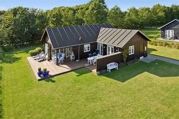 Ferienhaus für 8 Personen, mit Whirlpool und Terrasse sowie Garten und Sauna in Lolland-Falster