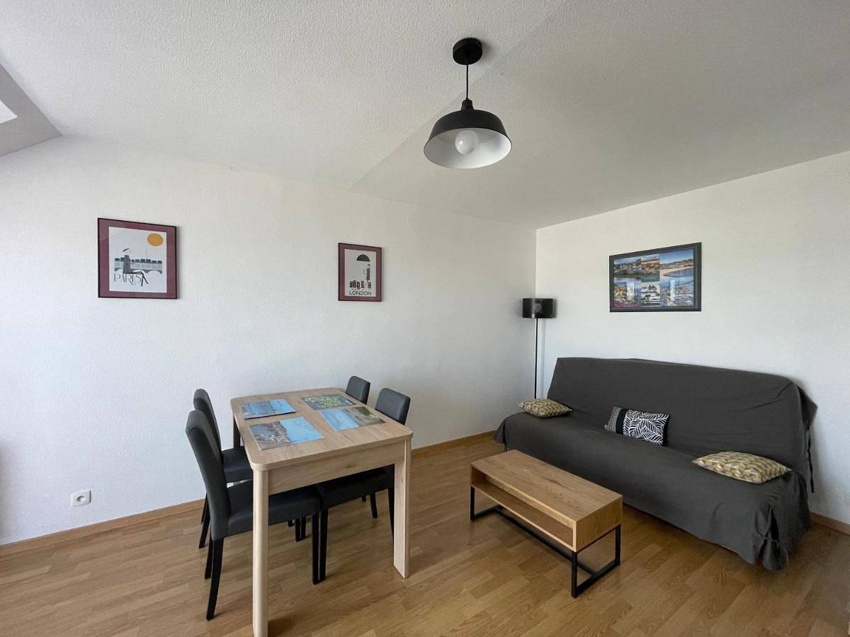 Appartement entier, One-Bedroom Apartment in Port-en-Bessin-Huppain, Région de Bayeux
