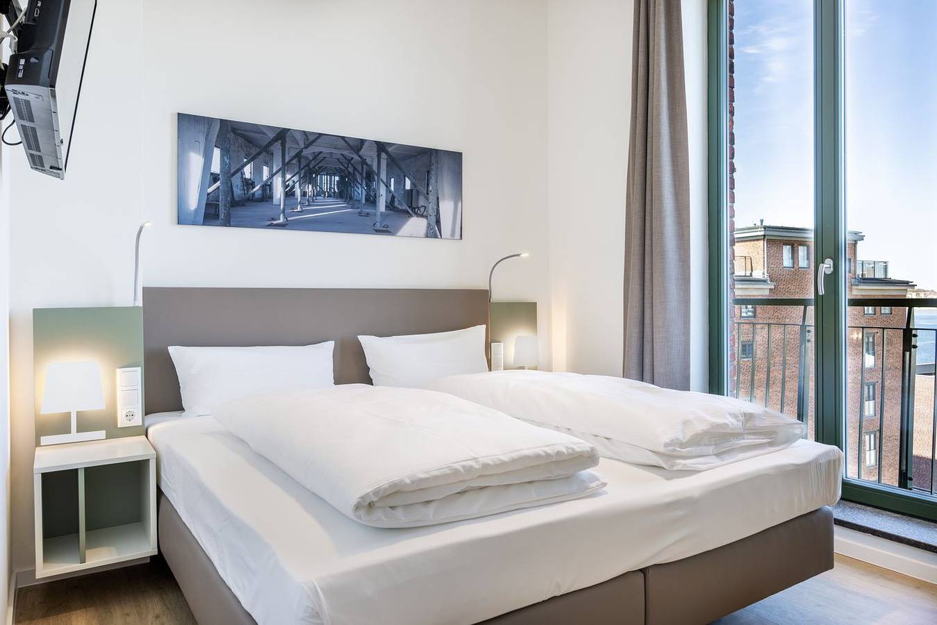 Ganze Wohnung, Lichtdurchflutetes Hafenapartment mit Panoramaausblick, Dachterrasse und Balkon in Wismar, Nordwestmecklenburg (Wismar und Umgebung)