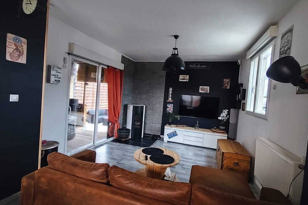Gîte privatif / Maison de vacances avec piscine parking privé et sécurisé... in Lillers, Région de Béthune