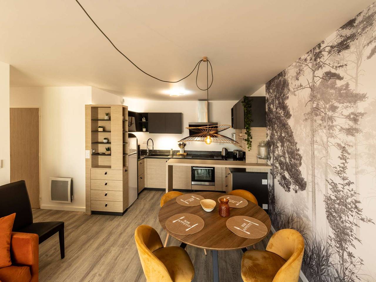 Apartamento entero, Apartamento accesible, 4 personas, balcón privado, centro de Saint-Pierre-d'Oléron in Saint-Pierre-d'Oléron, Côte de Beauté