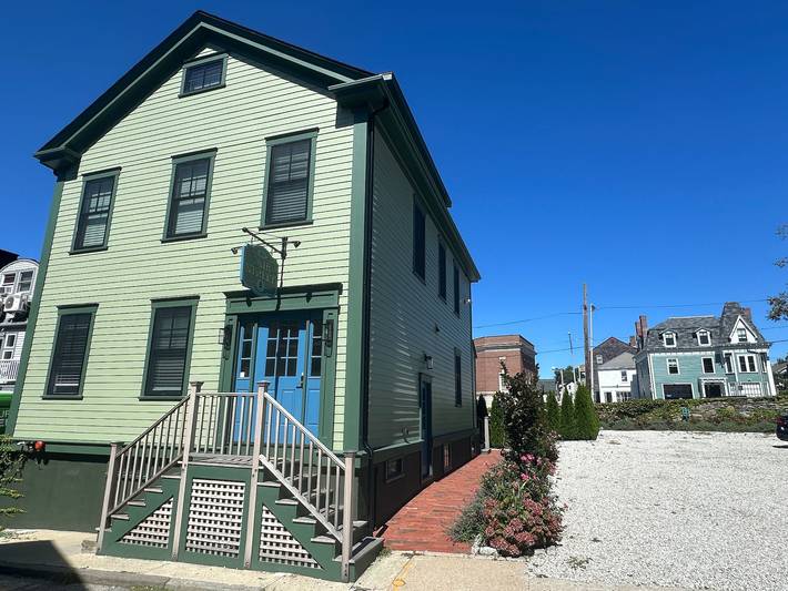 Location de vacances pour 13 personnes, avec balcon à Newport