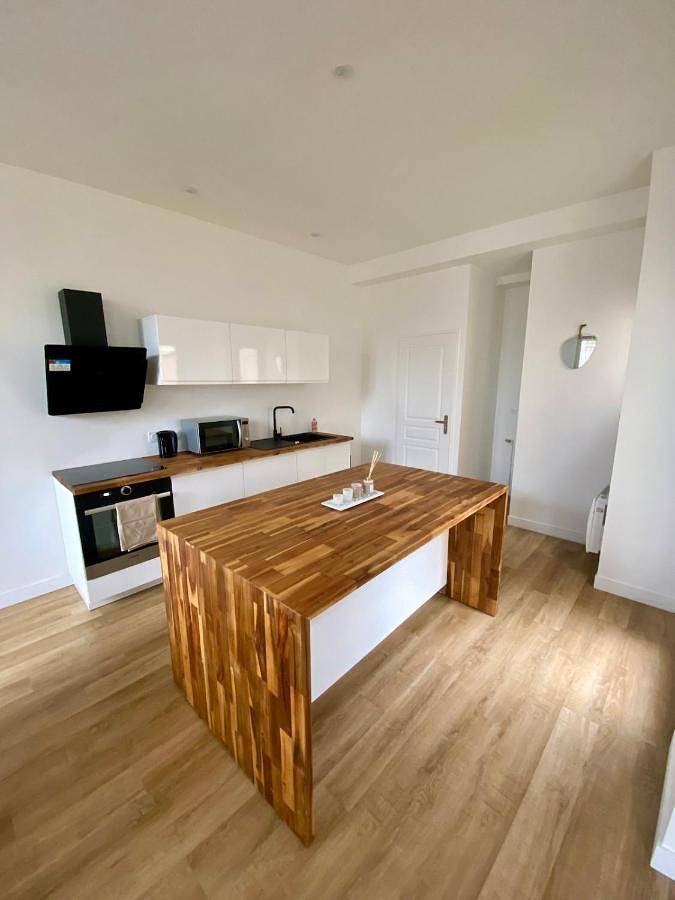 Appartement entier, Three-Bedroom House in Talence, Région de Bordeaux