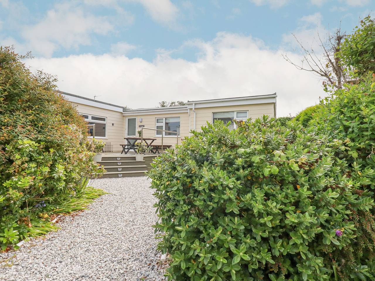 Badgers Sett in Tintagel, Pentire Point - Widemouth
