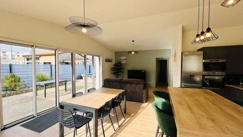 Villa pour 6 personnes, avec Terrasse et Jardin ainsi que Piscine et Vue à Saint-Jean-de-Monts