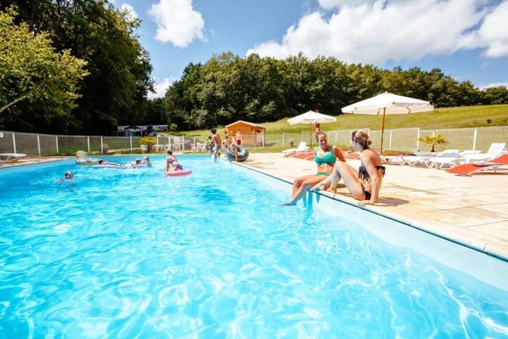 Gîte pour 5 personnes, avec jacuzzi à Saint-Sulpice-de-Mareuil