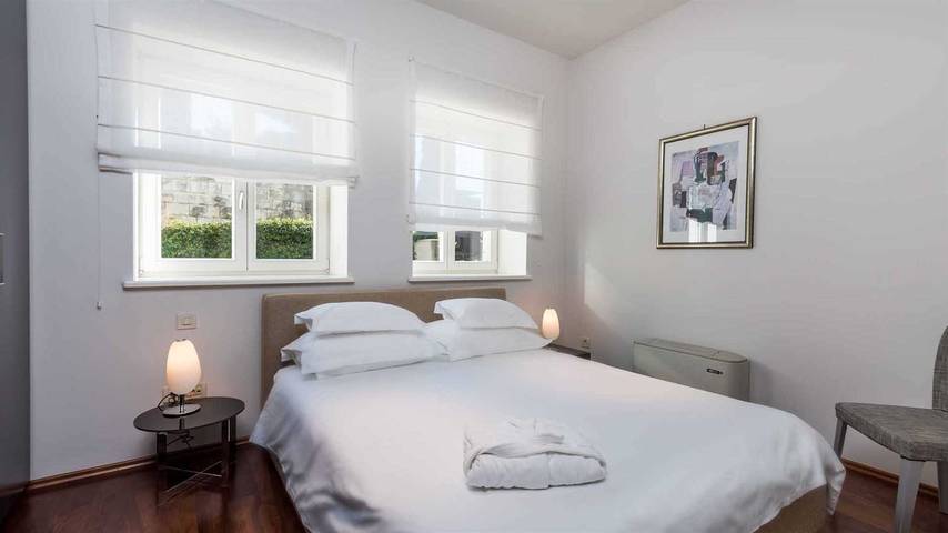 Villa für 10 Personen, mit Balkon/Terrasse und Sauna sowie Terrasse in Split - 4