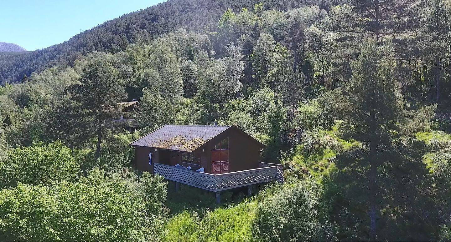 Schöne Hütte, Norwegen am Harangerfjord, 20 Ps Motorboot mietbar, Fjordpanorama. in Hardangerfjord